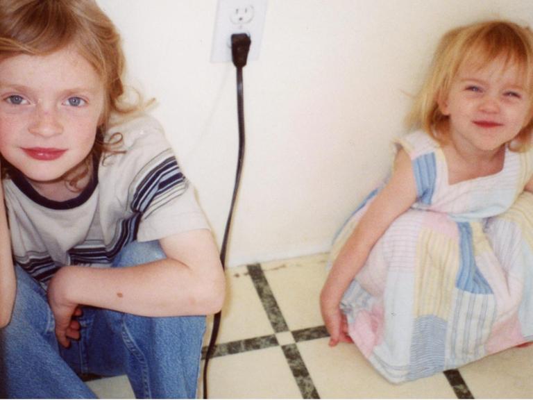 Undatierte Aufnahme, die Billie Eilish und ihren Bruder Finneas Baird O’Connell als Kinder zeigt.