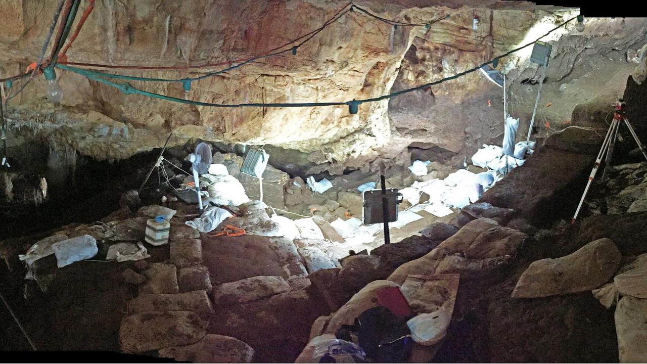 In der Höhle von Manot wird gearbeitet und erforscht.