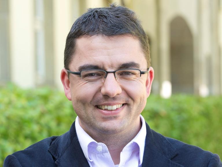 Ein Porträt des Politikwissenschaftlers Thorsten Faas