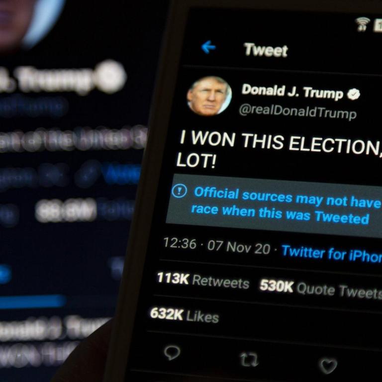 Ein Screenshot von einem Trump-Tweet mit Warnhinweis versehen