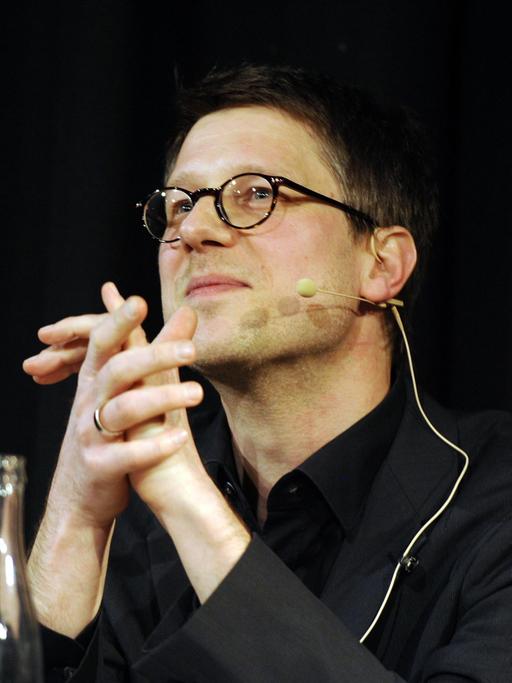Der Autor Jan Wagner bei einer Lesung in Köln, März 2014