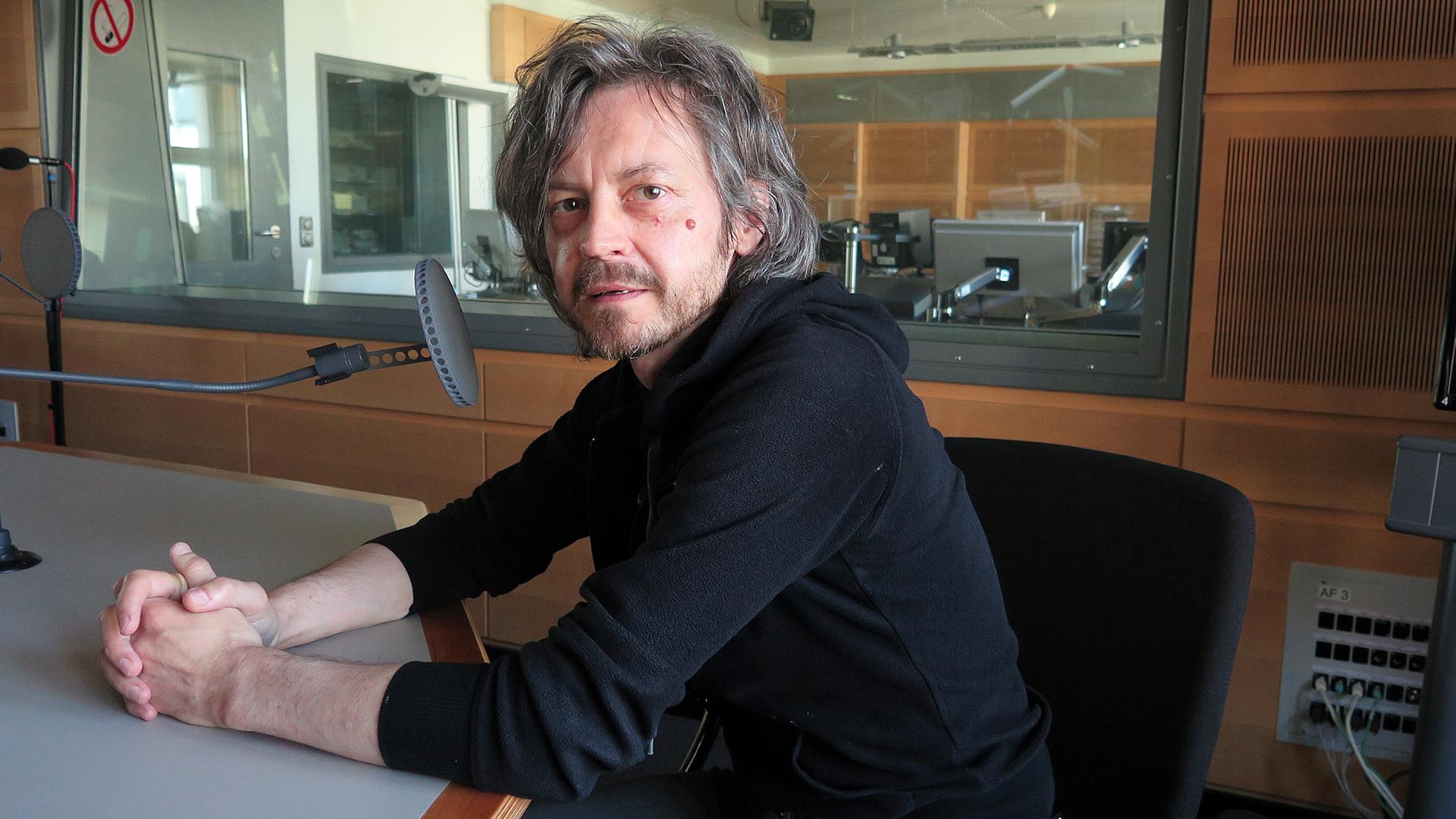 Dokumentation über Hermes Phettberg Ein Film, der schmerzt und wärmt