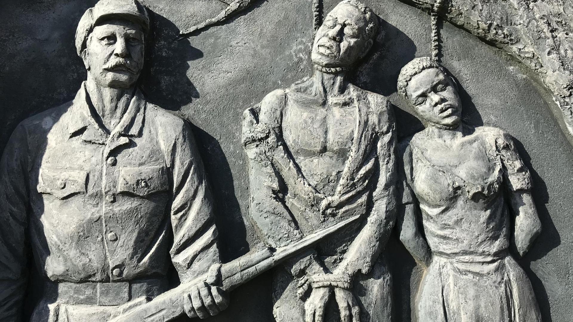 Ein Denkmal zur Erinnerung an den von deutschen Kolonialtruppen begangenen Völkermord an den Herero und Nama (etwas 1904-1907) im Zentrum der namibischen Hauptstadt Windhoek.