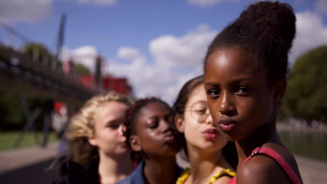 Mädchen in einer Szene aus dem Netflix-Film "Cuties"