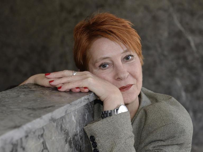 Lieselotte '' Pieke '' Biermann, deutsche Journalistin, Autorin und Uebersetzerin, Portrait in Berlin.