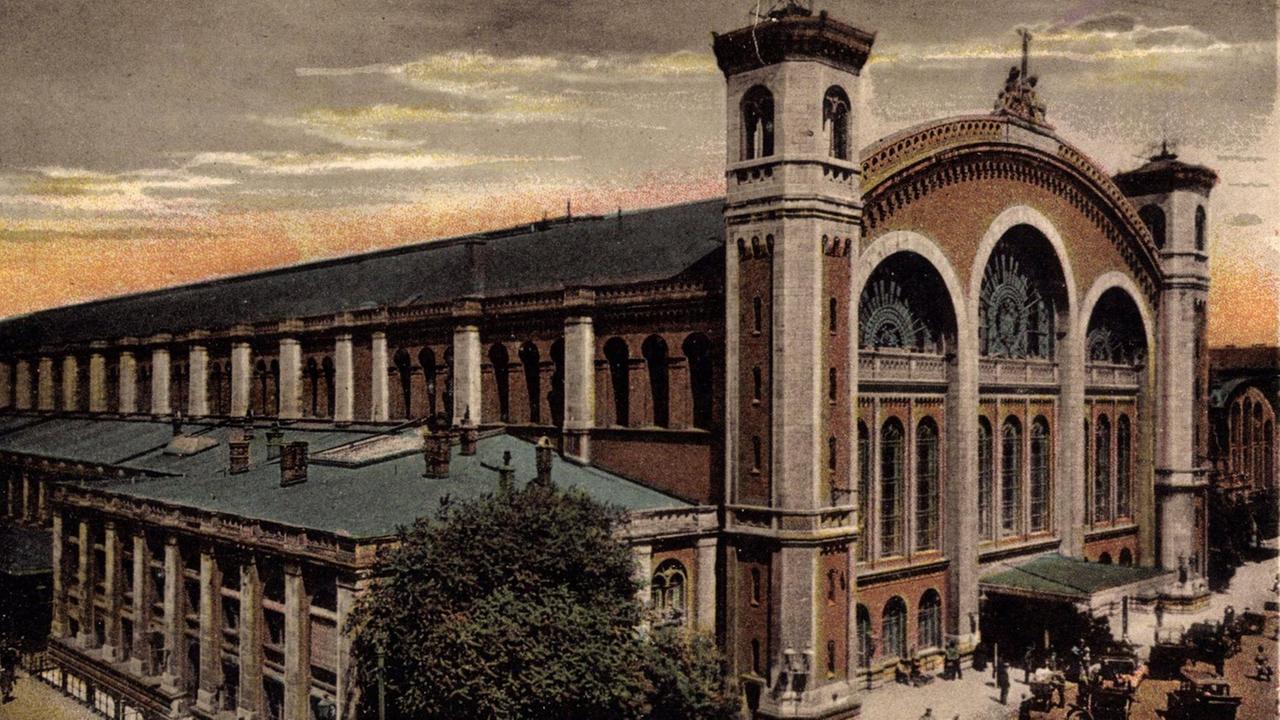 Blick auf den Eingang des Stettiner Bahnhofes auf einer Postkarte von 1923