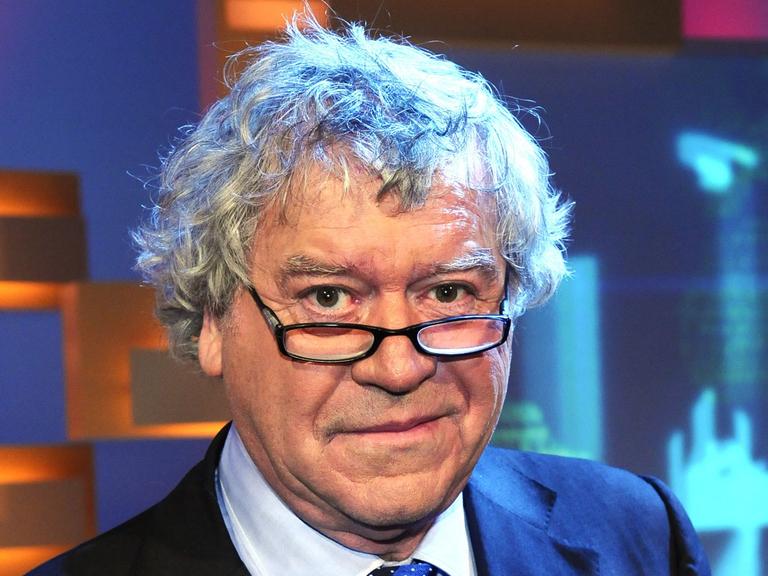 Der Publizist Tilman Spengler bei der Verleihung des Hanns-Joachim-Friedrichs-Preises 2011 für Fernsehjournalismus.