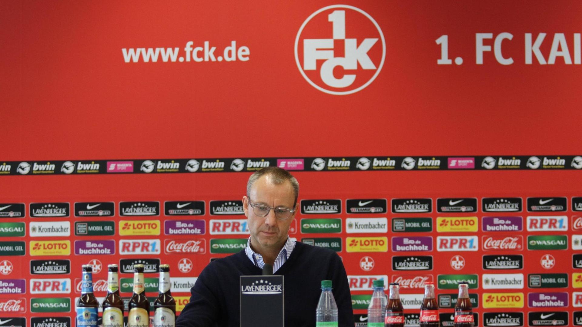 Soeren Oliver Voigt, Geschäftsführer 1. FC Kaiserslautern GmbH & Co. KGaA, bei der Pressekonferenz zum Insolvenzverfahren am 15.06.2020.