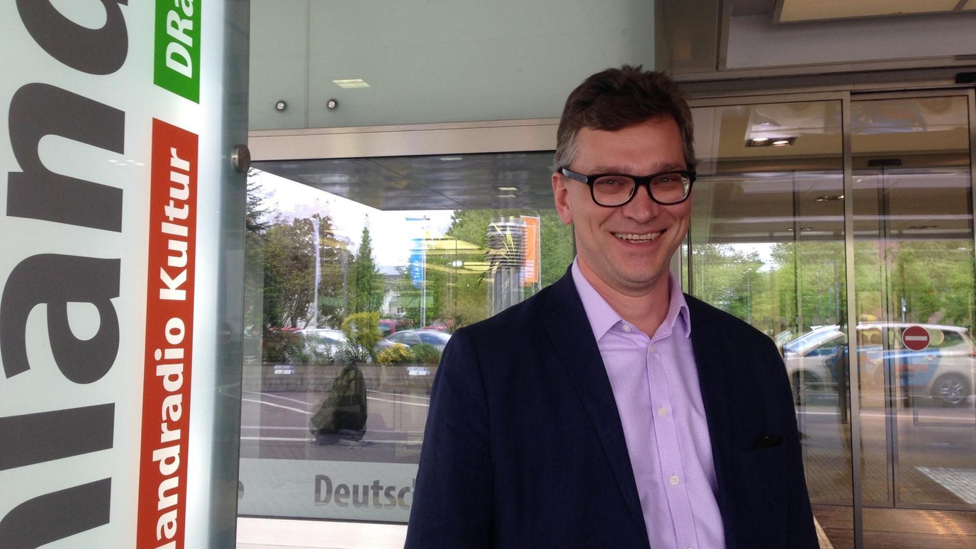 Der russisch-ukrainische Künstler Aljoscha zu Gast beim Deutschlandfunk im Funkhaus Köln. Der russisch-ukrainische Künstler Aljoscha zu Gast beim Deutschlandfunk im Funkhaus Köln.