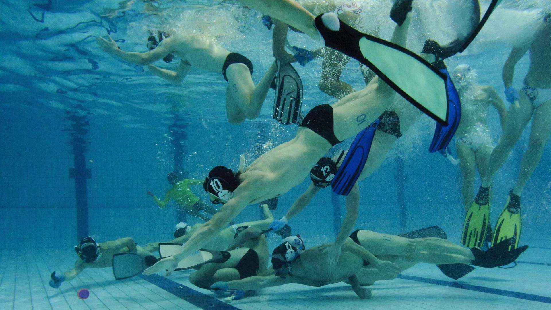 Unterwasserhockey-Spieler in Aktion bei der WM 2013.