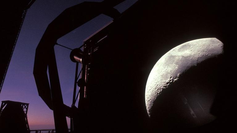 Aufnahme vom Mond - durch das Very Large Telescope