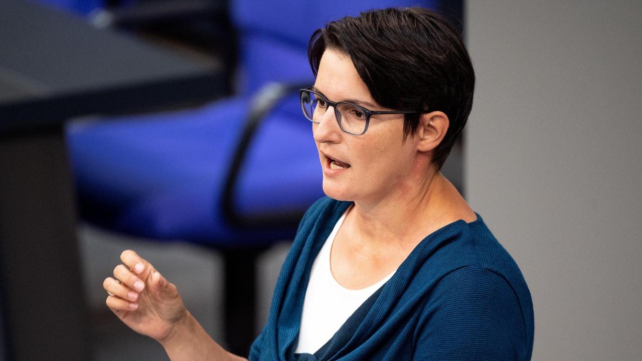 Bundestagsabgeordnete Irene Mihalic (Bündnis 90/Grüne) während einer Plenarsitzung des Deutschen Bundestages.