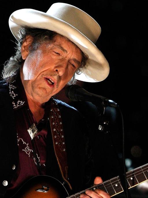 Bob Dylan bei einem Auftritt in Kalifornien 2009