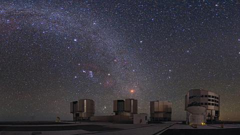Die Beobachtungen gelangen mit dem Very Large Telescope auf dem Berg Paranal in Chile.