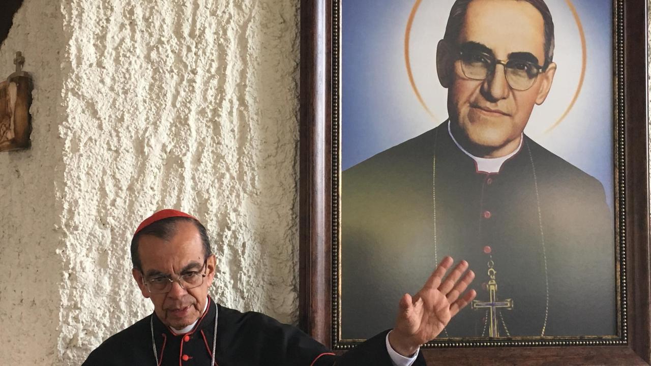 "Das Militärregime war verantwortlich für diesen Mord" - Romeros Freund Kardinal Gregorio Rosa Chávez.