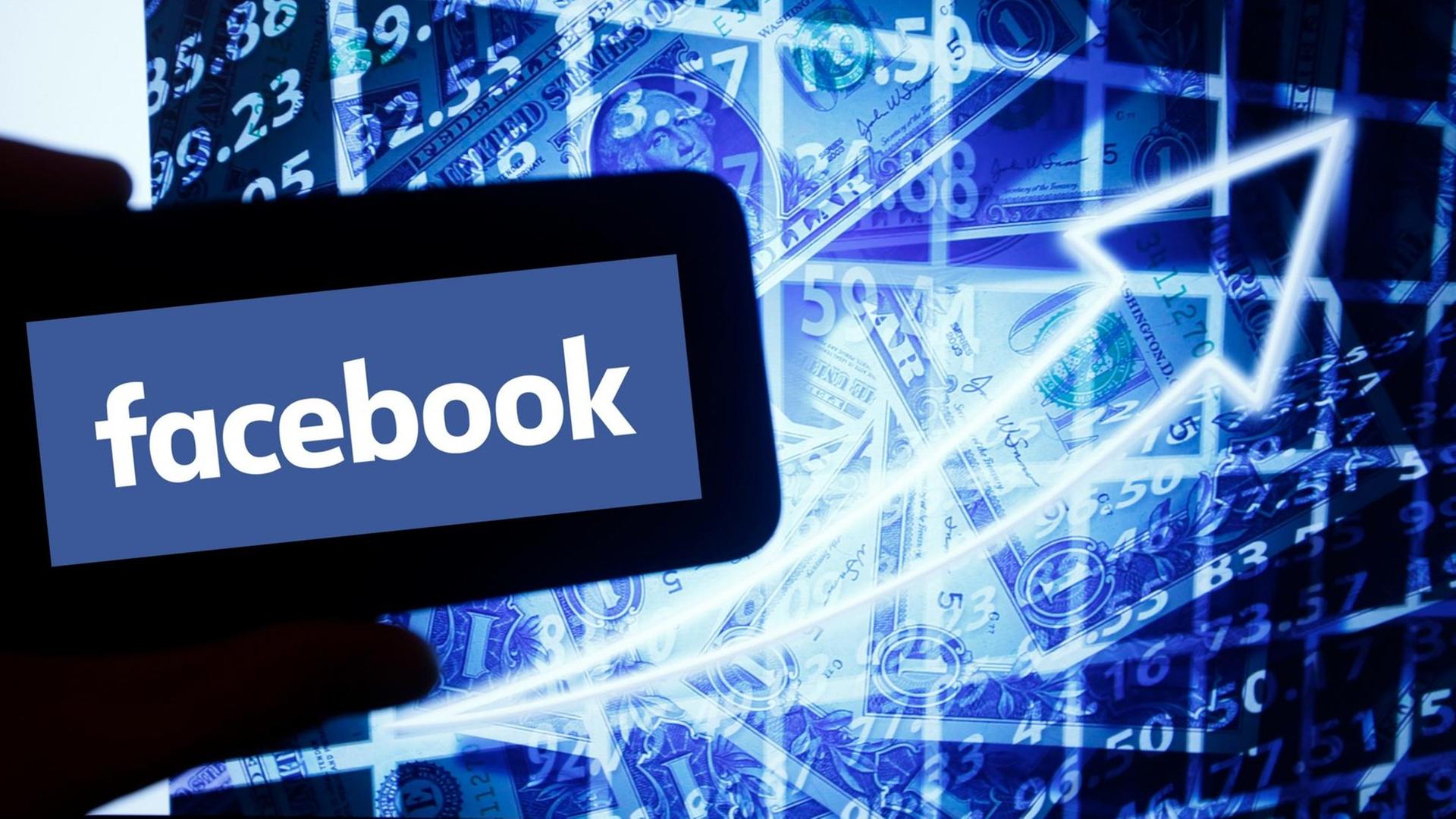 Das Facebook-Logo ist auf einem Smartphone-Bildschirm zu sehen, Im Hintergrund ist eine Collage aus Dollarscheine, Zahlen und einem Pfeil nach obenzu sehen.