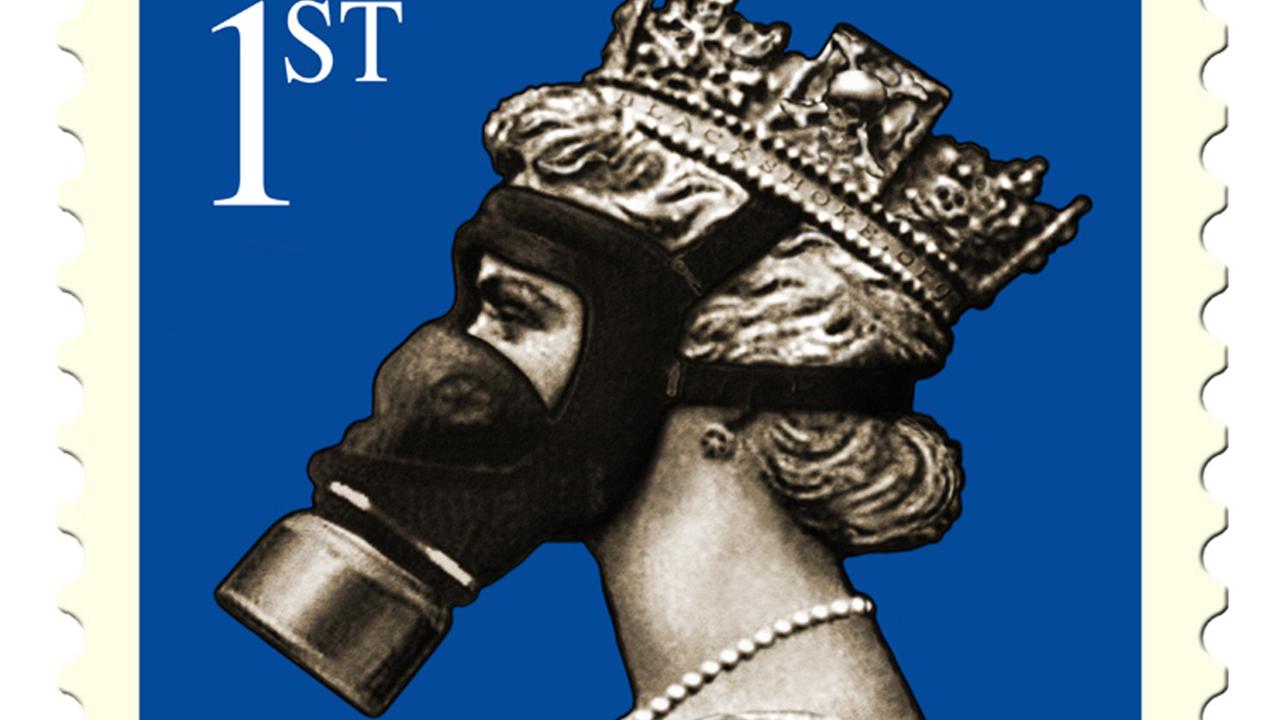 Jimi Cauty, Mitglied des Popduos KLF, hat ein Poster entworfen, auf dem Queen Elizabeth II. mit einer Gasmaske zu sehen ist. Das Poster sollte eine Antwort auf den Irakkrieg 2003 sein. Die britische Post warf Cauty Copyright-Verletzung vor.