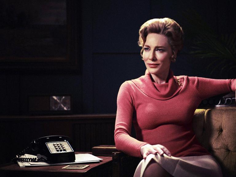 Die Schauspielerin Cate Blanchett in der Rolle der Phyllis Schlafly in der Mini-Serie "Mrs. America".