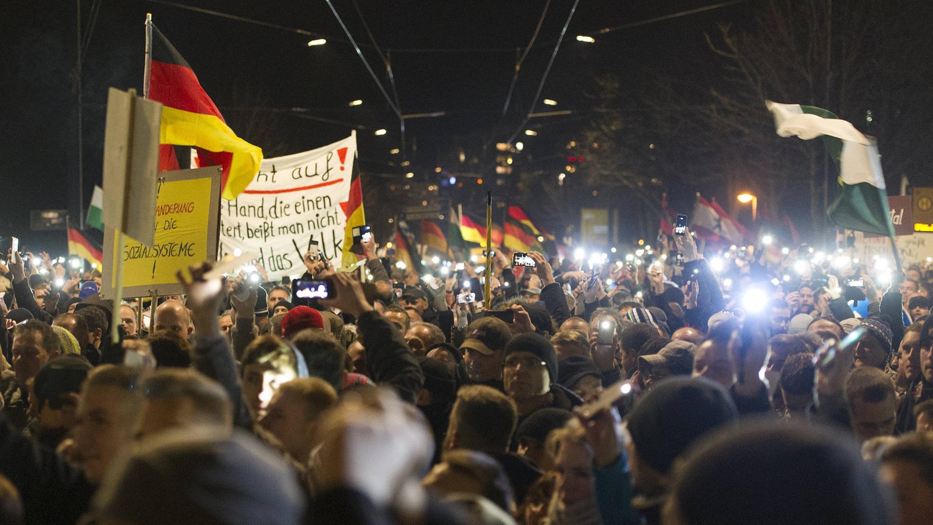 Pegida-Demo in Dresden am 15. Dezember 2014