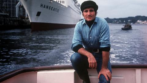 Freddy Quinn, Sänger, Moderator und Schauspieler, aufgenommen 1973 im Hamburger Hafen.