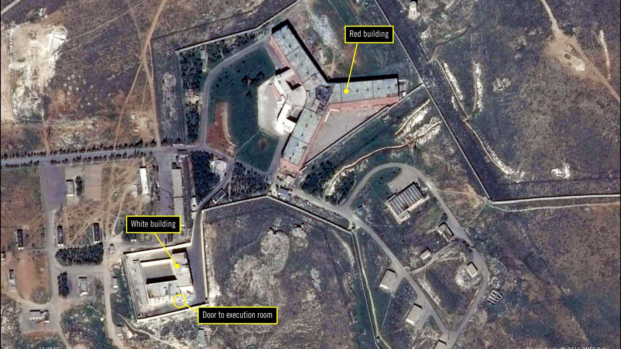 Ein Satellitenbild soll das syrische Militärgefängnis Saidnaya zeigen. Es liegt etwa 30 Kilometer von der Hauptstadt Damaskus entfernt. Hier soll Staatspräsident Assad ein Krematorium bauen lassen haben um ermordete Gefangen zu verbrennen. Foto: AFP