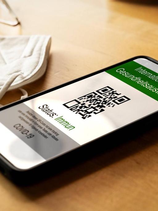 Ein digitaler Impfpass könnte ein Instrument sein, um Geimpften und Genesenen wieder mehr Freiheiten zu ermöglichen