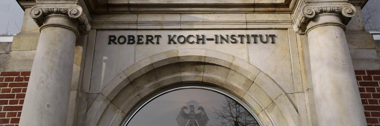 Das Foto zeigt das Robert Koch-Institut, RKI, in Berlin.
