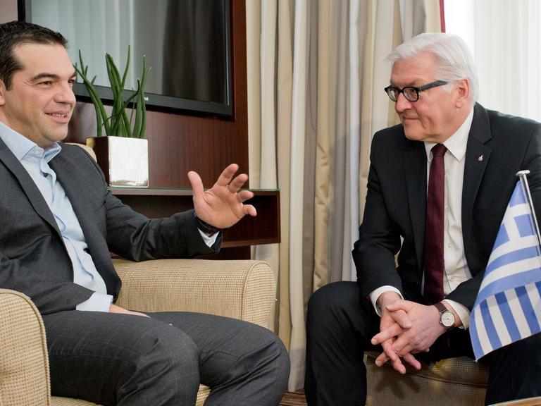 Der griechische Ministerpräsident Alexis Tsipras mit Bundesaußenminister Frank-Walter Steinmeier.