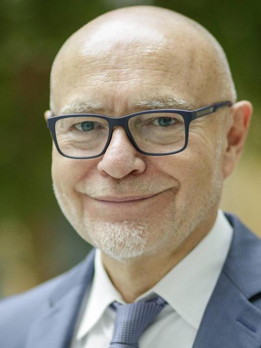 Porträtaufnahme von Udo di Fabio, ehemaliger Richter des Bundesverfassungsgerichts.