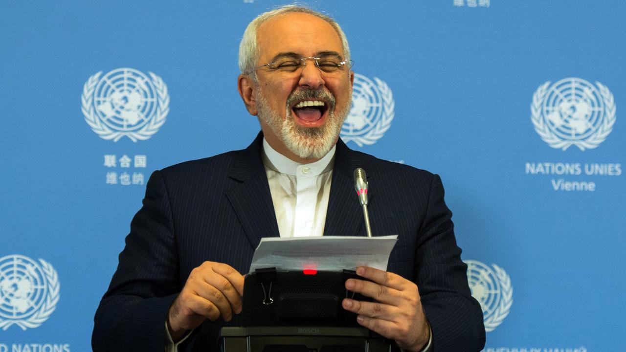 Irans Außenminister Javad Sarif bei einer Pressekonferenz zu den Verhandlungen über das iranische Atomprogramm in Wien.