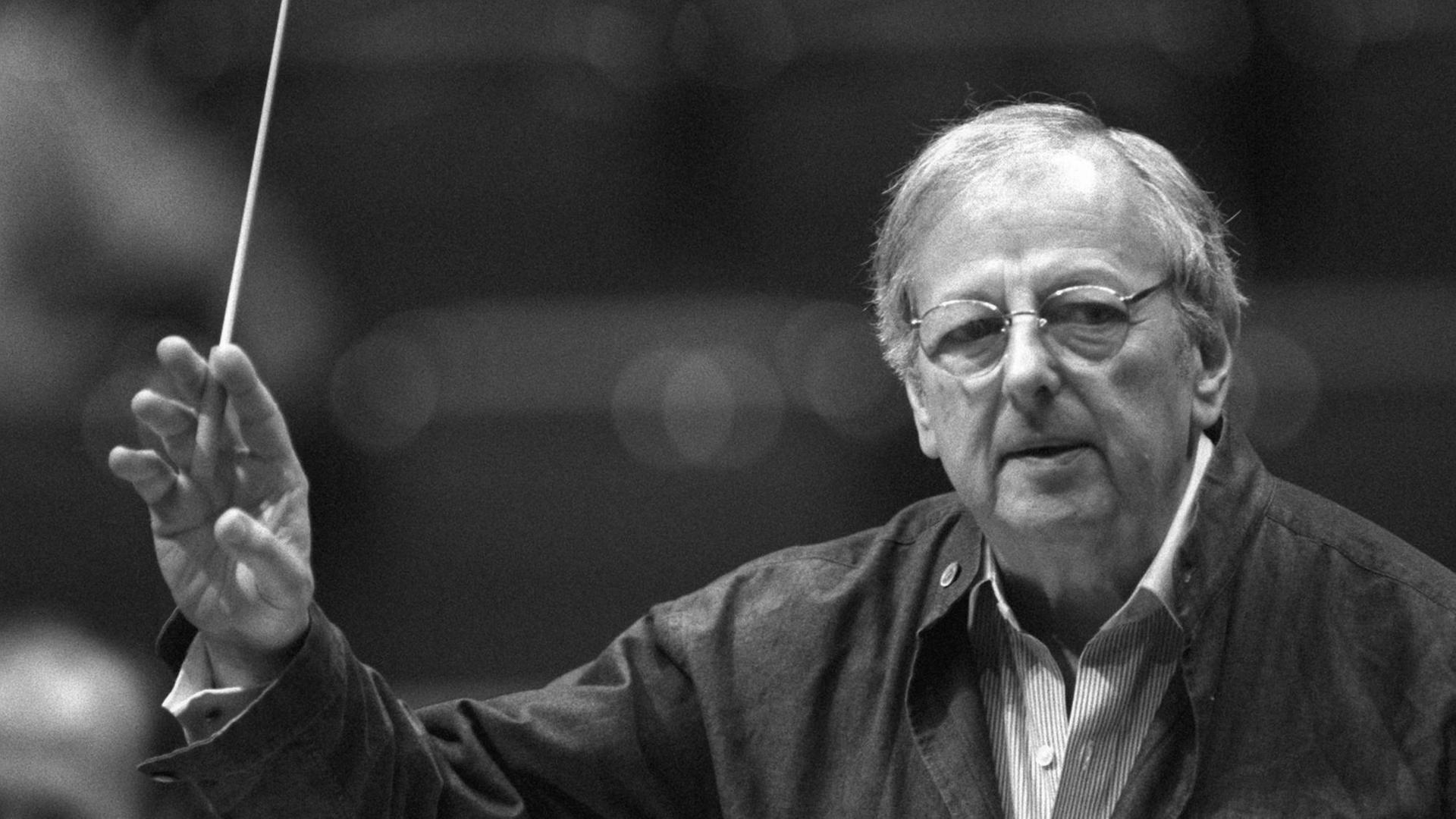 Der amerikanische Dirigent, Pianist und Komponist Andre Previn am 29.5..2000 bei einer Probe mit den Wiener Philharmonikern in Köln.