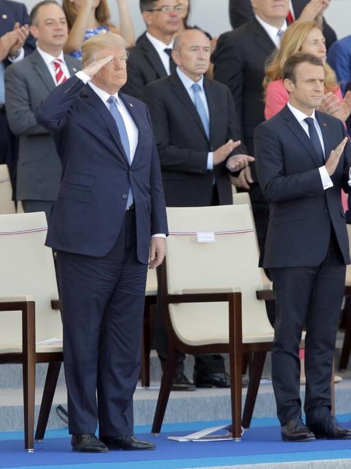 US-First Lady Melania Trump, US-Präsident Donald Trump, Frankreichs Präsident Emmanuel Macron und Brigitte Macron auf der Nationalfeier in Paris 2017