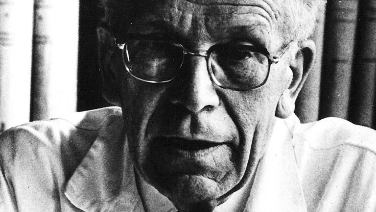 HANDOUT - Datum und Ort der Aufnahme unbekannt: Der Wiener Arzt und Autismus-Forscher Hans Asperger (1906-1980). Asperger hat laut einer Studie eine Rolle bei der Ermordung von behinderten Kindern in der Nazi-Zeit gespielt. Nur SW, bestmögliche Qualität. (Zu dpa «Studie: Autismus-Pionier Asperger in NS-Euthanasieprogramm involviert») Foto: MedUni Wien/Josephinum/dpa - ACHTUNG: Nur zur redaktionellen Verwendung und nur mit vollständiger Nennung des vorstehenden Credits |