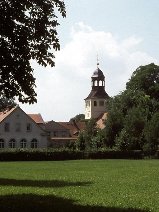 Das brandenburgische Friedersdorf mit Dorfkirche aus dem 13. Jahrhundert. Umbau ab 1702 unter Hans Georg von der Marwitz).