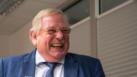 Reinhard Genzel, Astrophysiker am Max-Planck-Institut für extraterrestrische Physik freut sich über die Nachricht über den Nobelpreis für Physik.