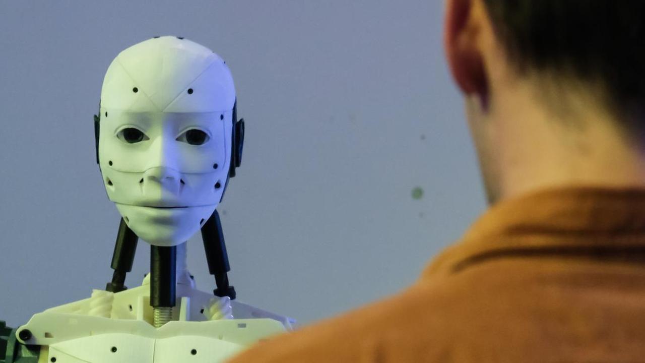 Ein humanoider Roboter bei der 7. Futurapolis High Tech Messe im französischen Toulouse 2018