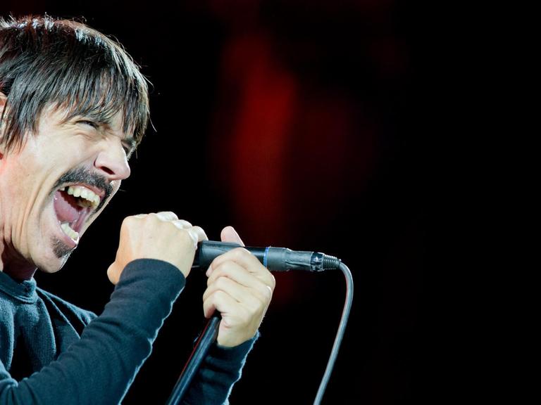 Der Sänger der US-amerikanischen Band Red Hot Chili Peppers, Anthony Kiedis.