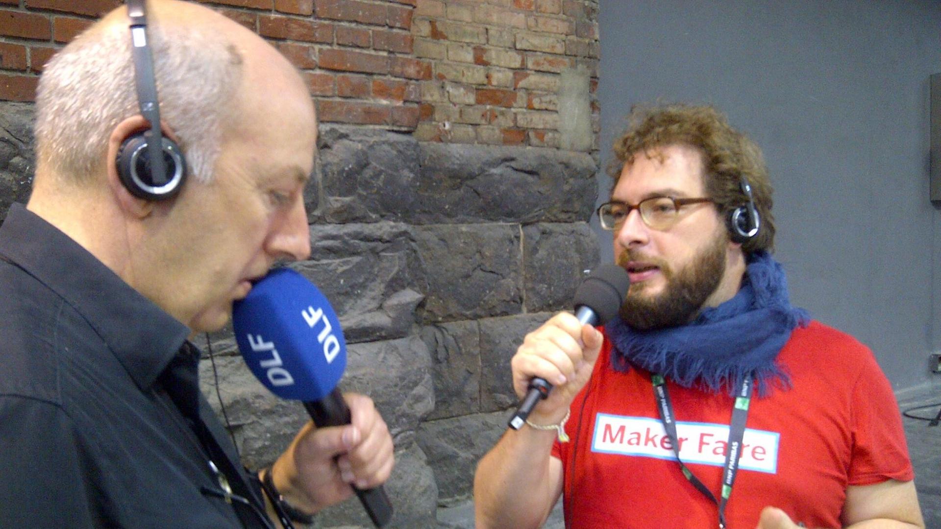 Manfred Kloiber im Gespräch mit Philip Steffan von der Maker Media GmbH, dem Ausrichter der Maker Faire