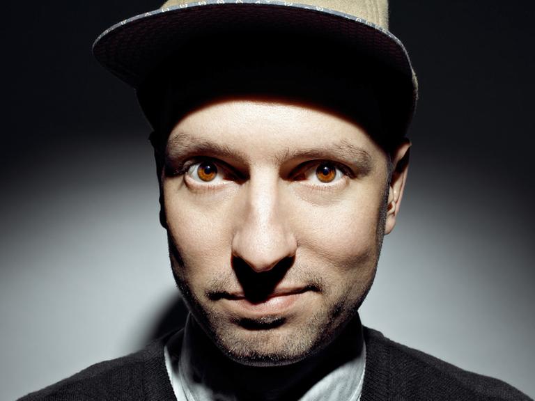 Der Techno-DJ und Musiker Stefan Goldmann ist der künstlerische Leiter des "f(t) festival: Zeitfunktion" 2018 am Berliner Radialsystem