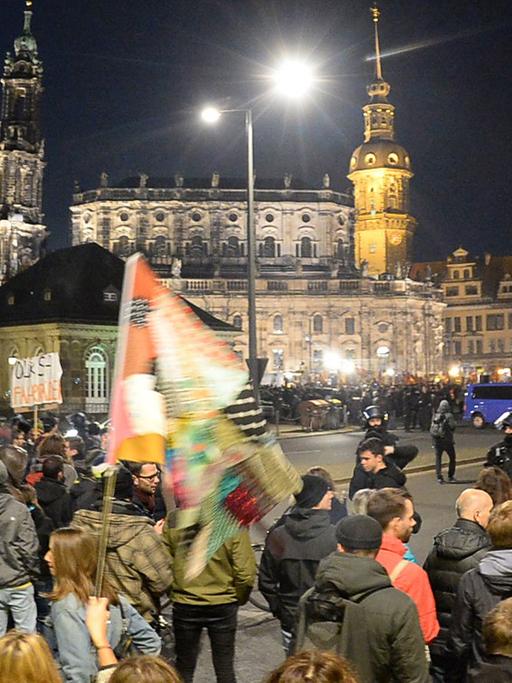 Pegida-Protest und Gegendemo in Dresden