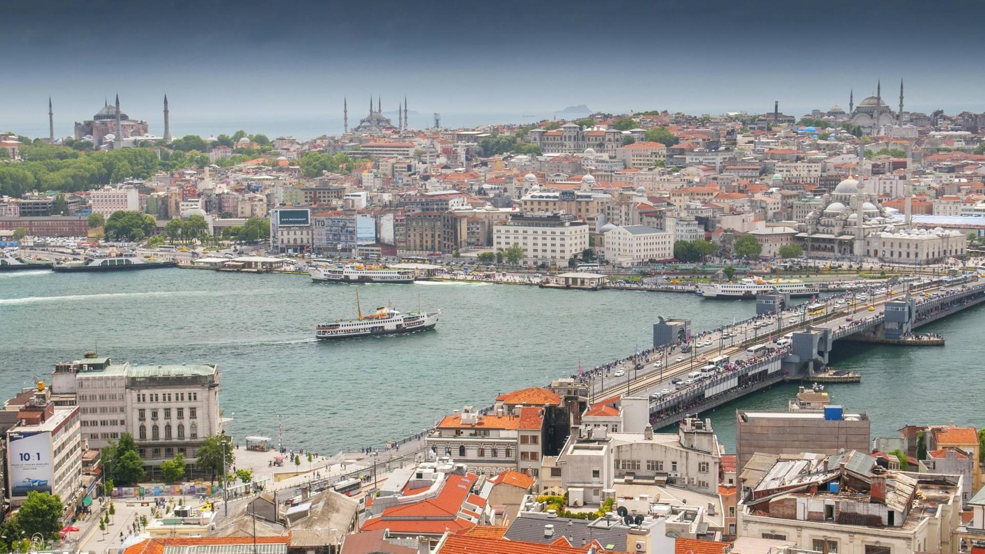 Blick über Istanbul vom Galataturm aus
