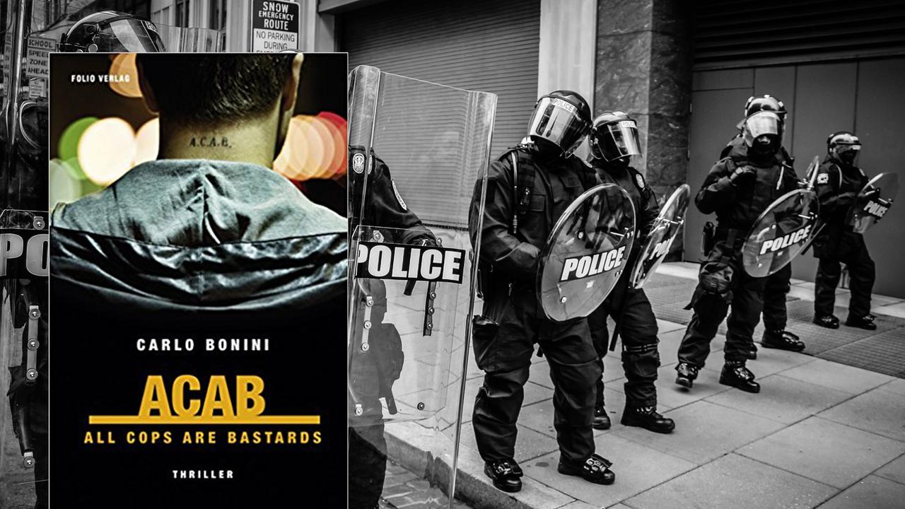 Cover von Carlo Boninis Buch "ACAB. All Cops Are Bastards", im Hintergrund sind Polizisten zu sehen.