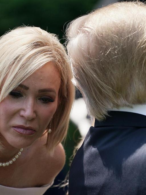 Paula White und Donald Trump.
