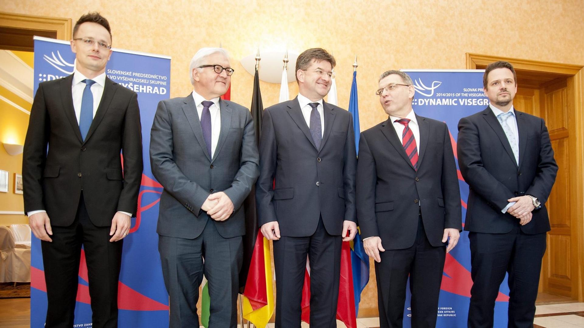 Frank-Walter Steinmeier mit Vertretern der Visegrad-Staaten