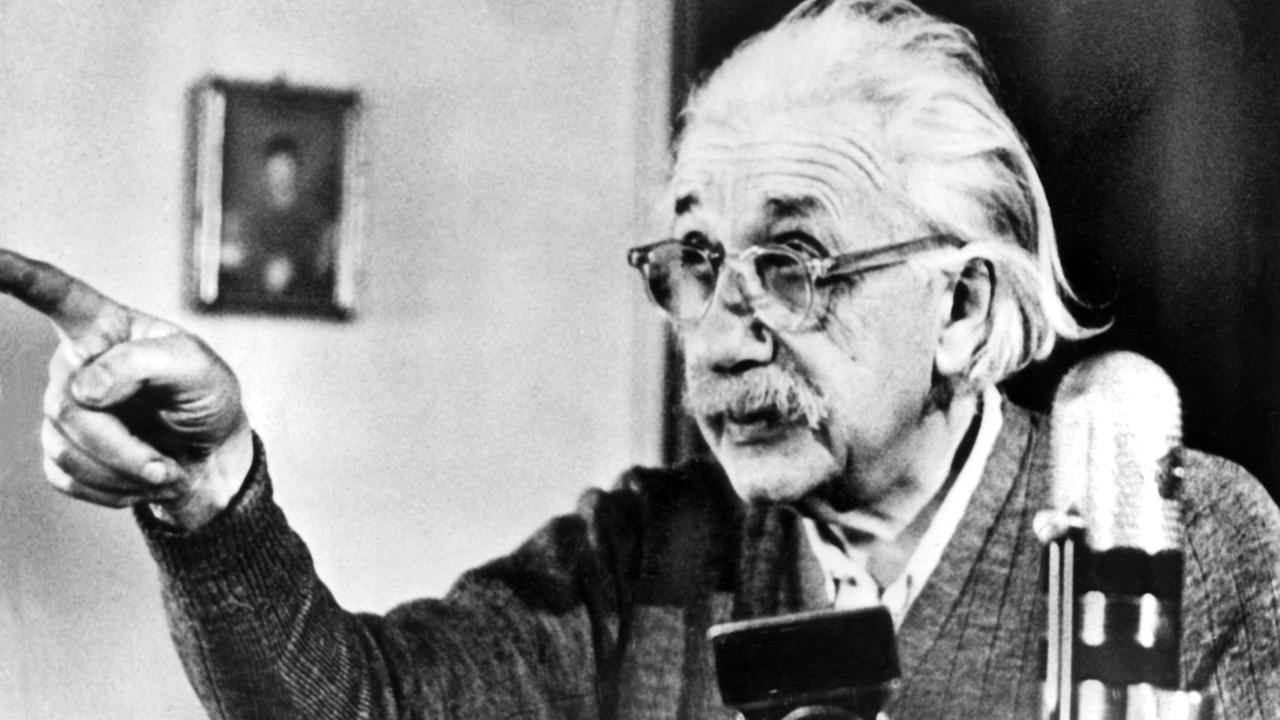Albert Einstein spricht in einer berühmten Rede im Februar 1950 zur Frage des Atom-Wettrüstens.