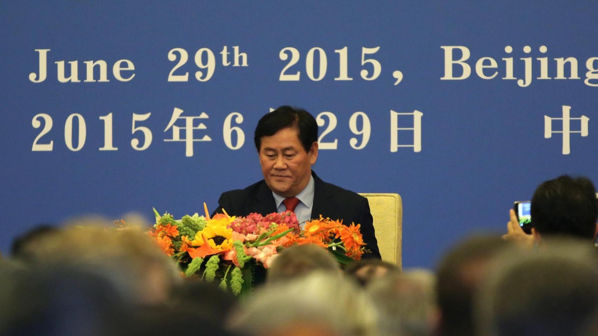 Süd Koreas Finanzminister Choi Kyung-hwan bei der Unterzeichung der Gründungspapiere der Asiatischen Infrastruktur Investmentbank (AIIB)