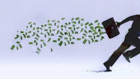 Geld fliegt aus der Aktentasche eines laufenden Geschäftsmannes.