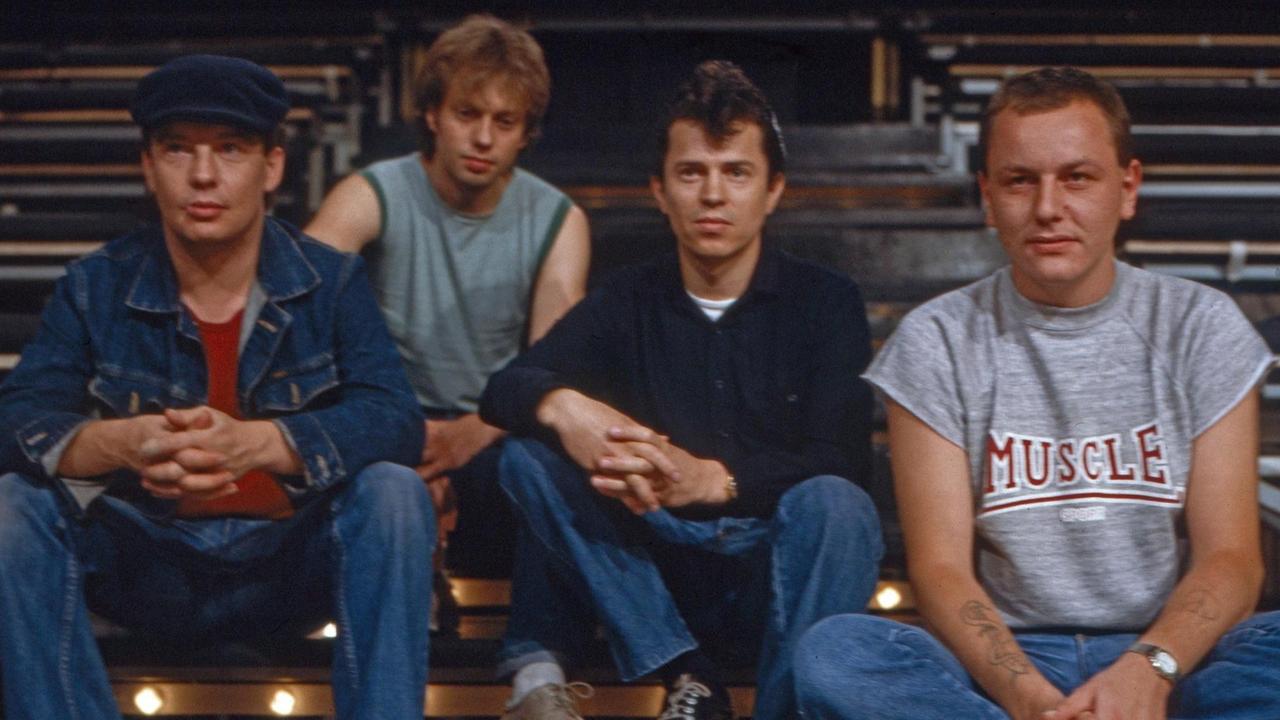 Die Münchener Band "Spider Murphy Gang" um Sänger Günther Sigl (2. v. r.), Deutschland 1980er Jahre.