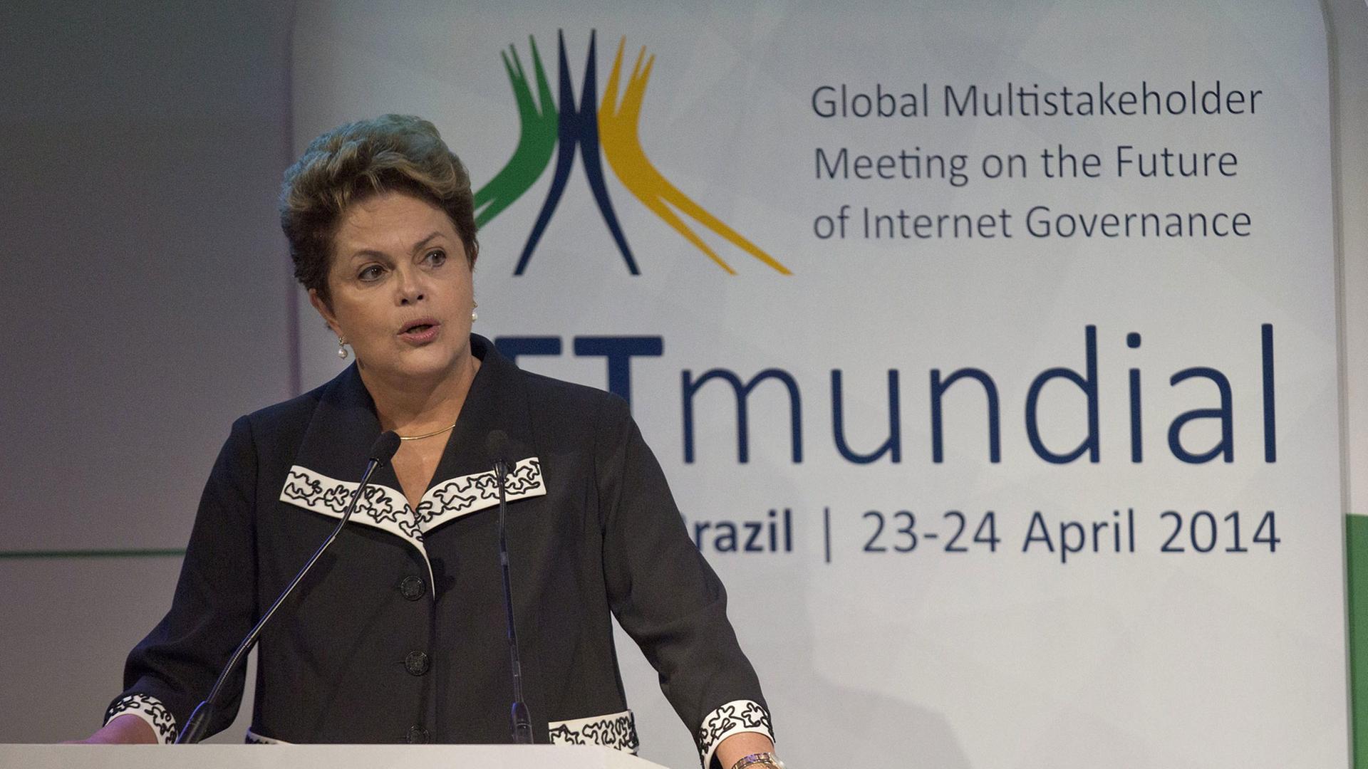 Die brasilianische Präsidentin bei ihrer Rede während der Internetkonferenz NETmundial in São Paulo