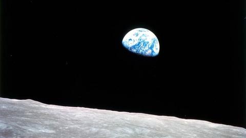 Earthrise, der Erdaufgang, gesehen von Apollo 8 (NASA)